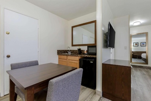 Comfort Suites At Sabino Canyon image 9
